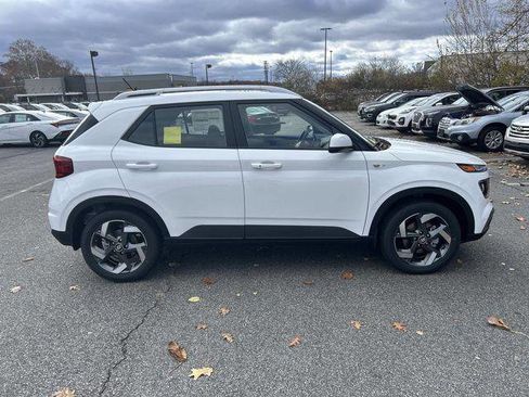 New 2026 Hyundai Venue SEL image 2