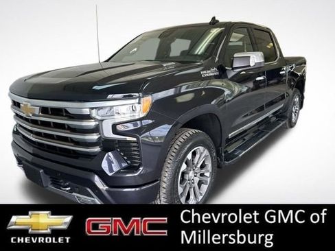 Used 2022 Chevrolet Silverado 1500 High Country w/ Technology Package AWD/4WD image 4