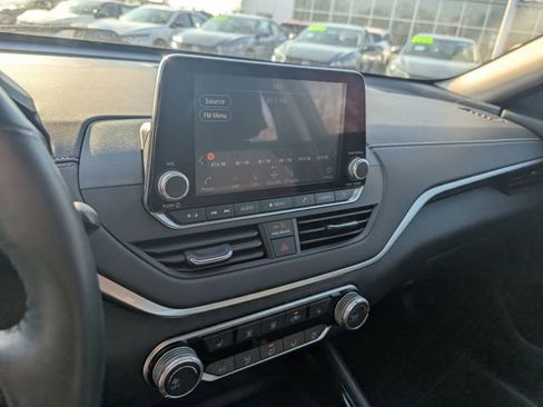 Certified 2021 Nissan Altima 2.5 SV w/ SV Premium Package image 21