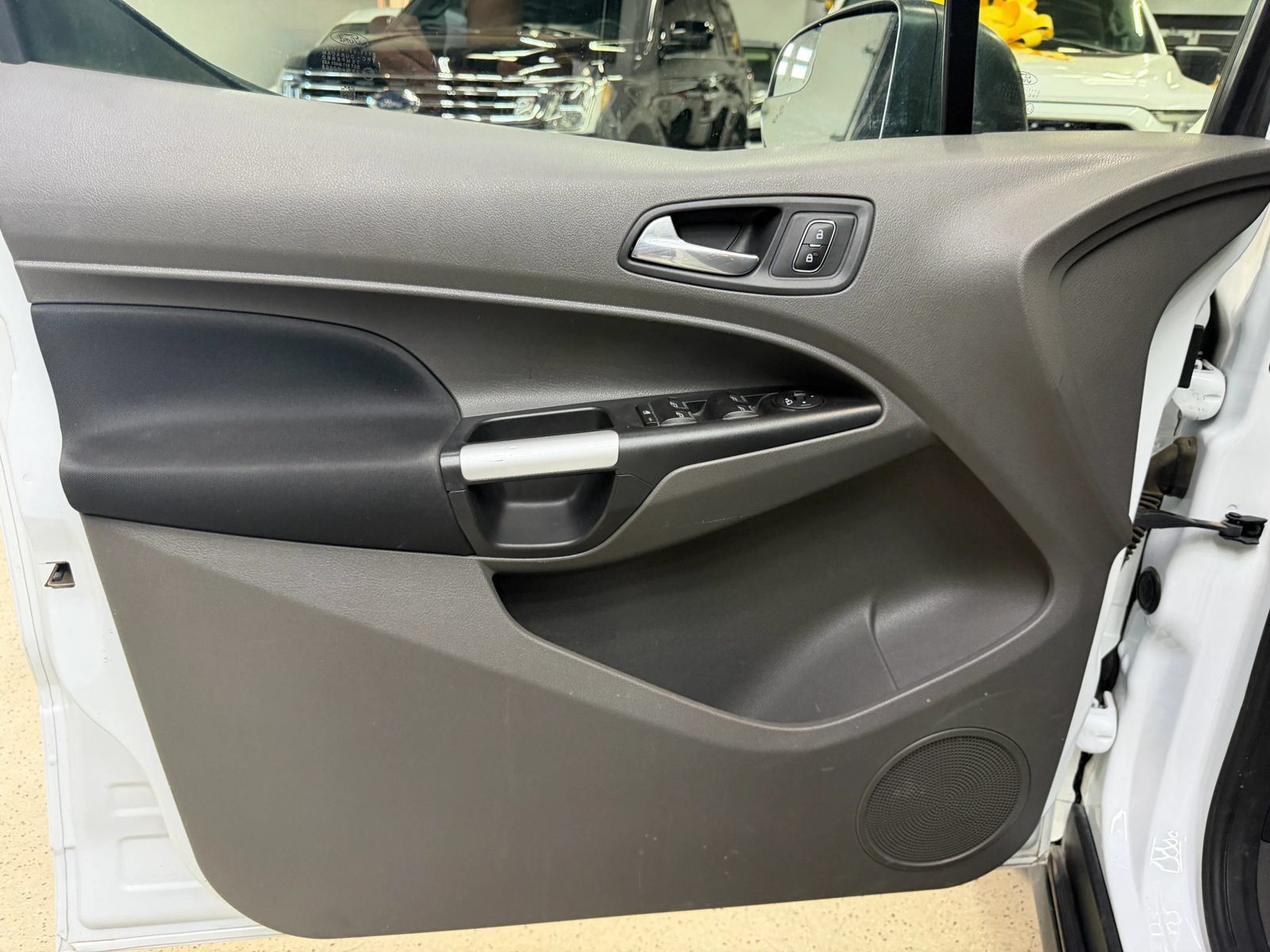 Used 2020 Ford Transit Connect XLT FWD image 33