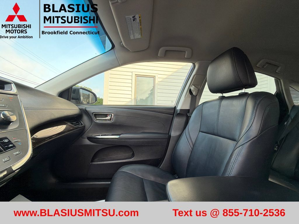 Used 2013 Toyota Avalon XLE FWD image 28
