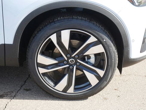 New 2026 Volvo XC40 B5 Ultra w/ Climate Package image 4