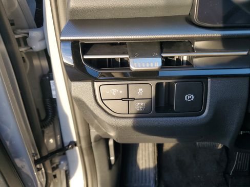 New 2026 Kia Sportage S image 24