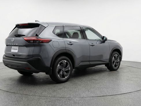 Used 2025 Nissan Rogue SV FWD image 6