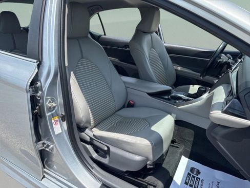 Used 2019 Toyota Camry SE FWD image 27