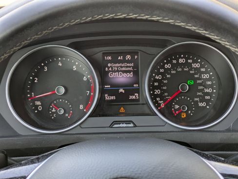 Used 2021 Volkswagen Tiguan SE image 10