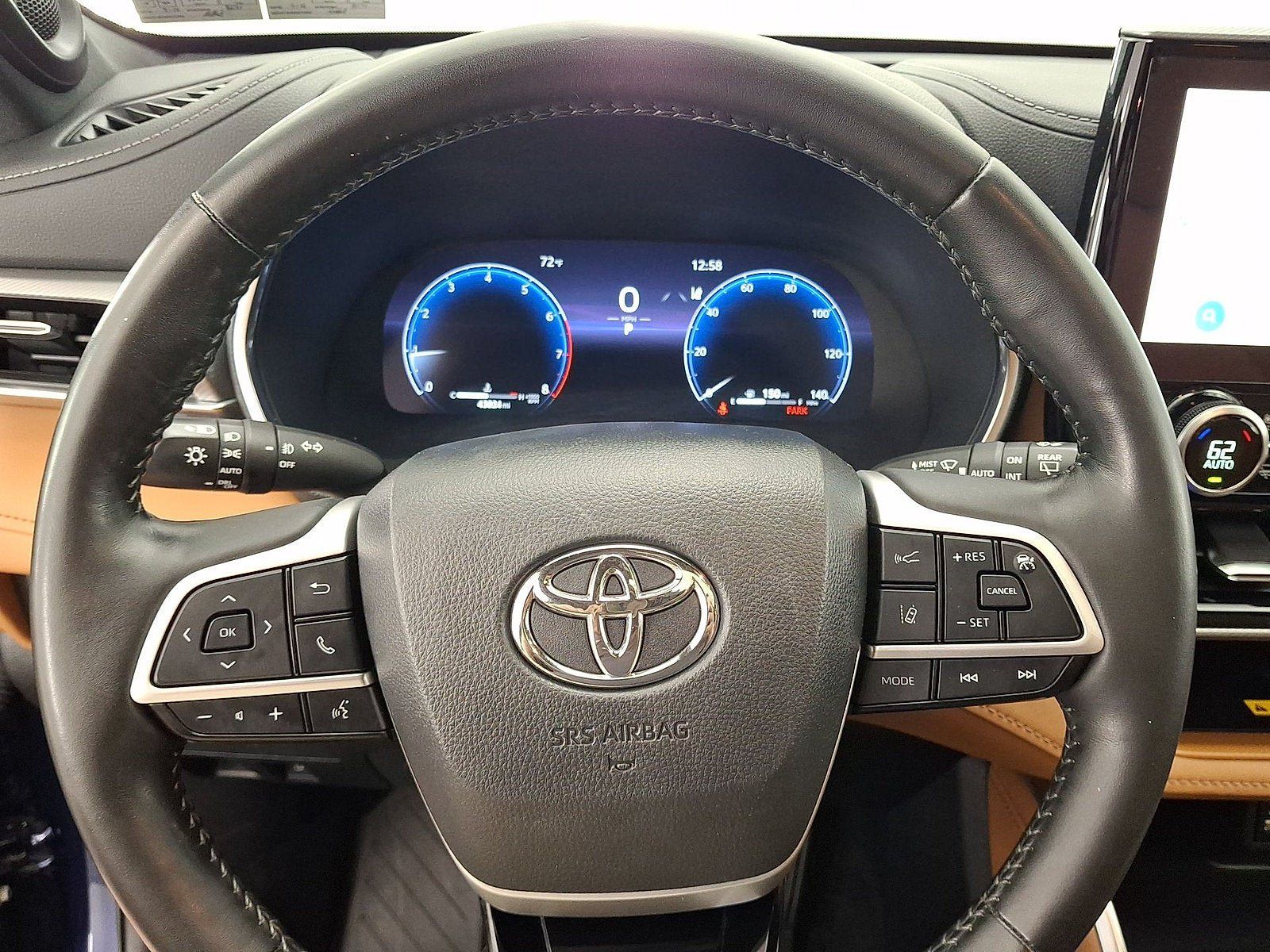 Used 2024 Toyota Highlander Platinum AWD/4WD image 8