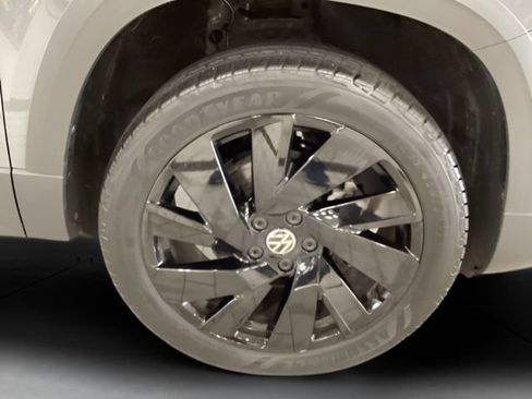 Certified 2024 Volkswagen Taos SEL AWD/4WD image 25