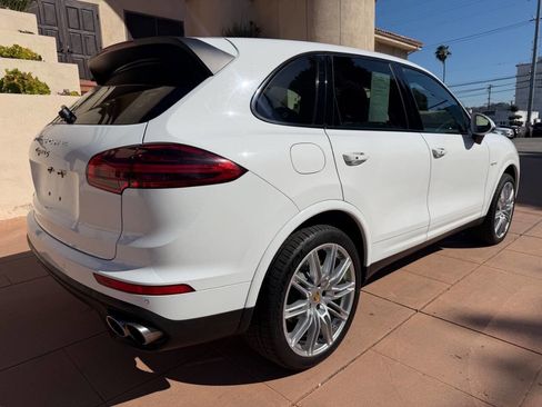 Used 2017 Porsche Cayenne S Platinum w/ Premium Package (PJW) image 3