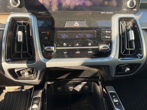 Used 2022 Kia Sorento SX Prestige image 21