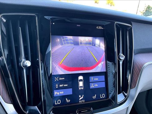 Used 2020 Volvo S60 T5 Momentum image 23