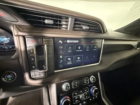 Used 2024 GMC Yukon Denali w/ Advanced Technology Package AWD/4WD image 22