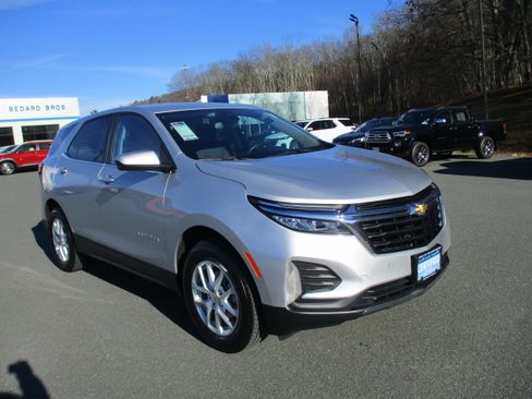 Certified 2022 Chevrolet Equinox LT image 3