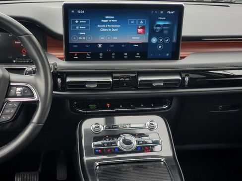 Certified 2022 Lincoln Nautilus Reserve AWD/4WD image 28