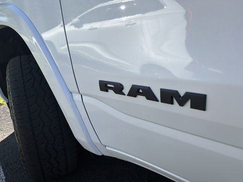 Used 2022 RAM 1500 Laramie AWD/4WD image 35