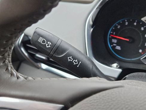 Used 2021 Chevrolet Traverse LT w/ LT Premium Package image 15