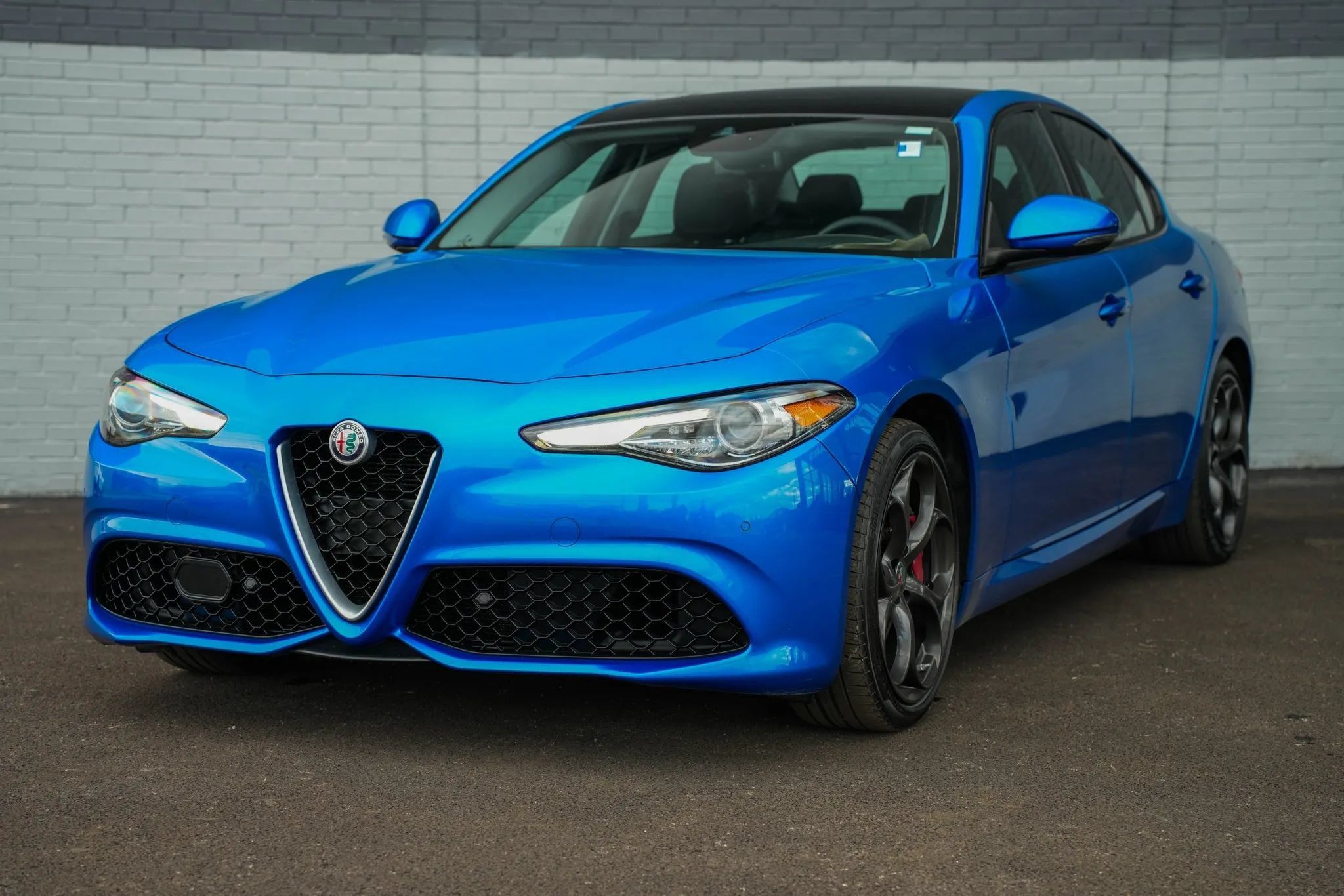 Used 2018 Alfa Romeo Giulia Ti Sport w/ Quick Order Package 22S Sport AWD/4WD image 1