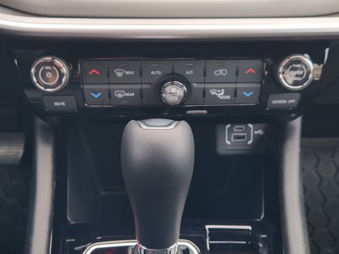 New 2026 Jeep Compass Limited image 16