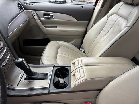 Used 2013 Lincoln MKX FWD image 22