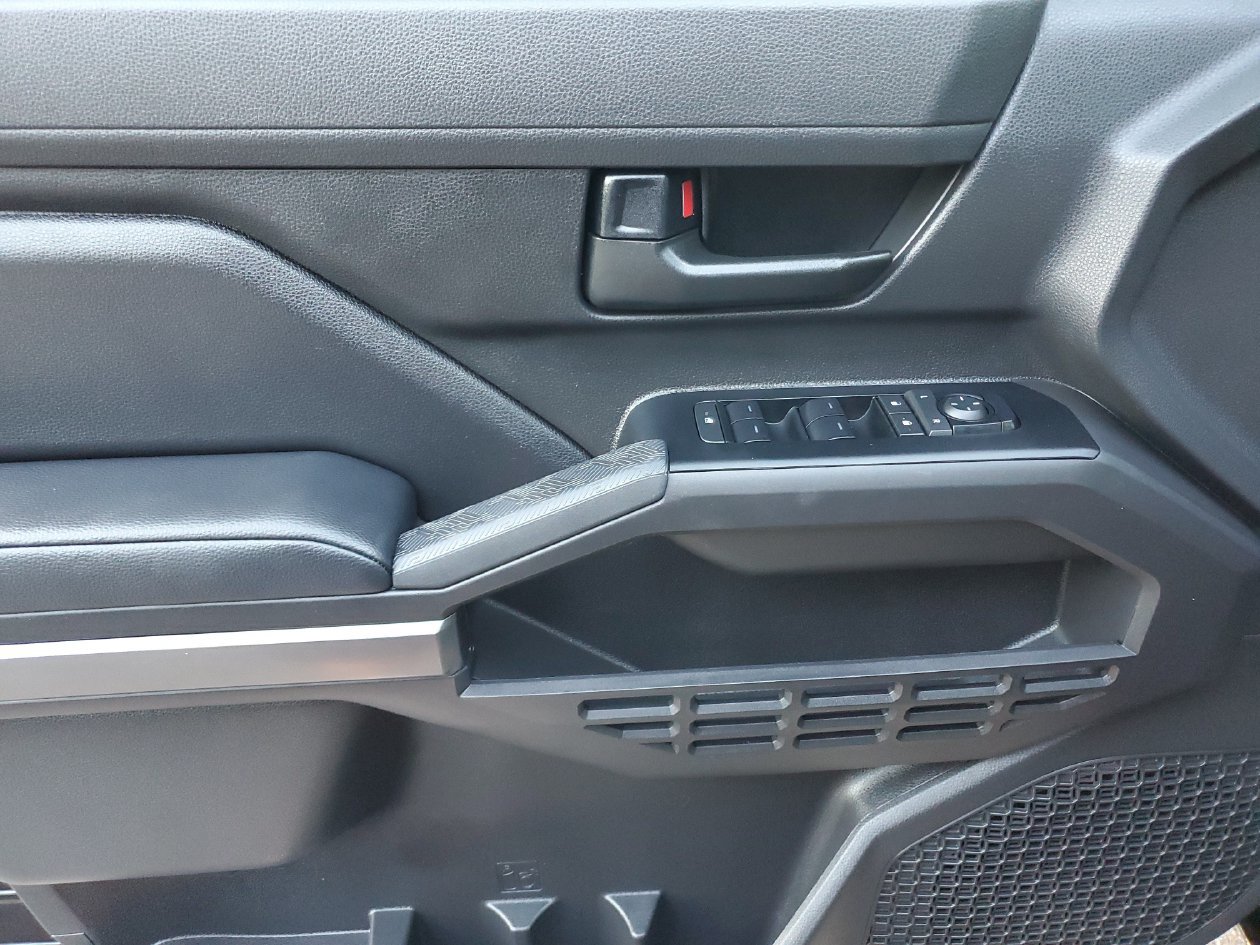 Used 2026 Toyota Tacoma SR5 AWD/4WD image 17