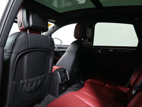 Used 2023 Porsche Macan AWD/4WD image 8