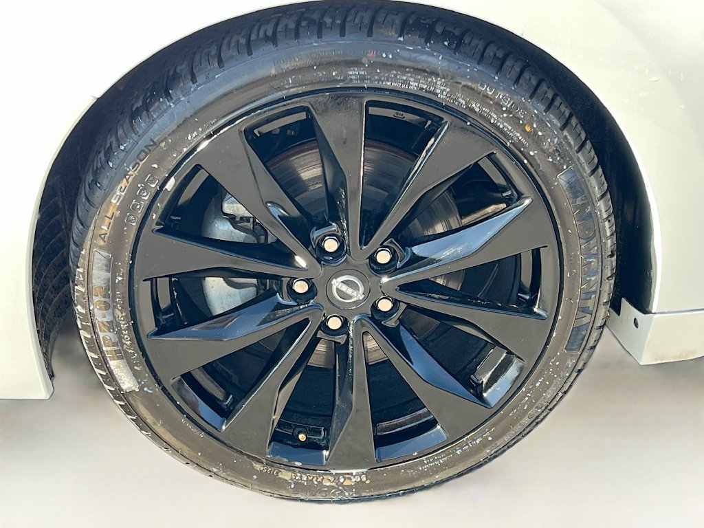 Used 2023 Nissan Maxima Platinum w/ Sport Mat Group FWD image 33