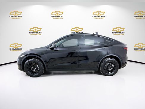Used 2021 Tesla Model Y Long Range image 4