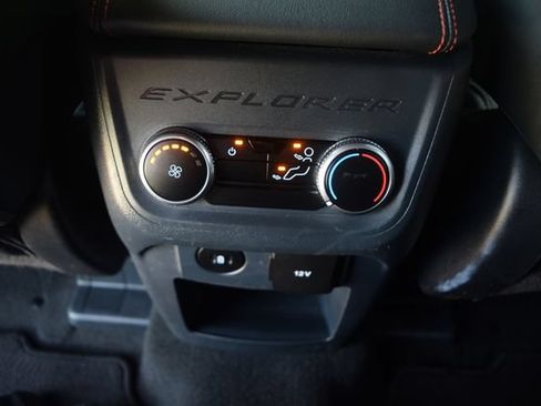 Used 2025 Ford Explorer ST-Line w/ ST-Line Street Pack AWD/4WD image 18