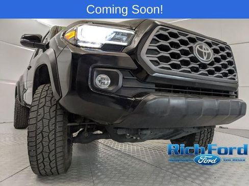 Used 2022 Toyota Tacoma TRD Off-Road image 29