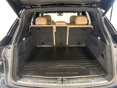 Used 2022 Porsche Cayenne E-Hybrid AWD/4WD image 16