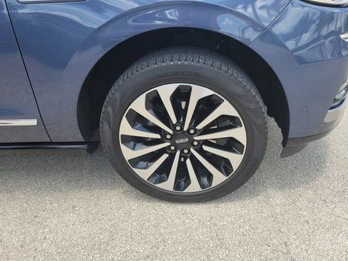 Certified 2023 Lincoln Navigator Reserve AWD/4WD image 12