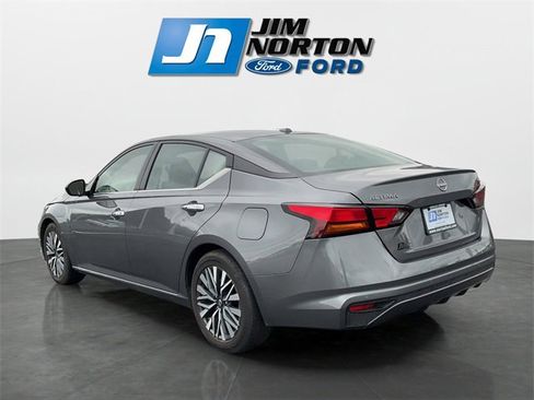 Used 2024 Nissan Altima 2.5 SV image 5