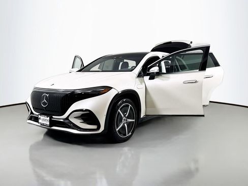 Used 2023 Mercedes-Benz EQS 580 4MATIC SUV w/ Acoustic Comfort Package image 21