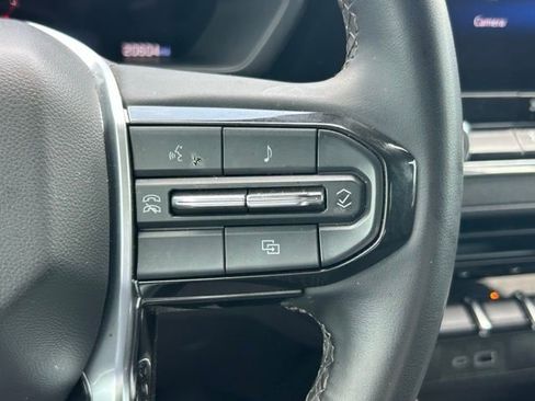 Used 2025 Chevrolet Colorado W/T w/ Advanced Trailering Package image 20