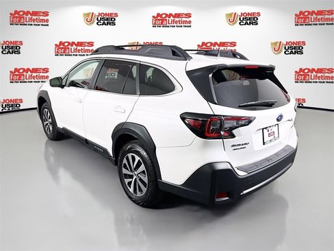 Certified 2025 Subaru Outback Premium image 2