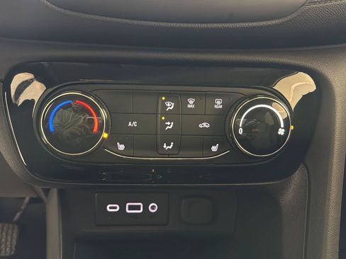 Used 2023 Buick Encore GX Preferred w/ Cold Weather Comfort Package FWD image 25