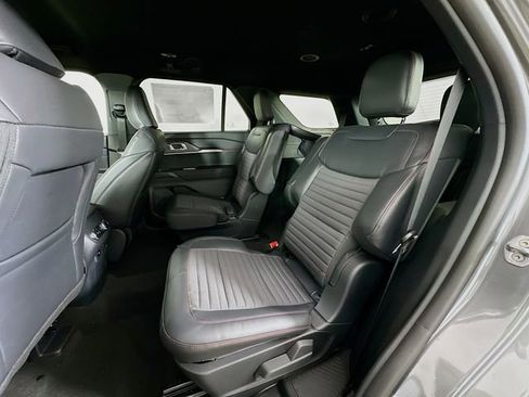 New 2026 Ford Explorer ST-Line image 25