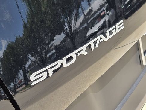 New 2026 Kia Sportage EX w/ EX Panorama Roof Package FWD image 8