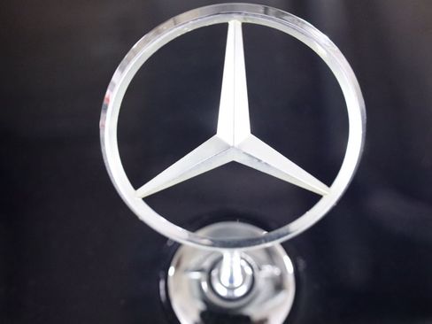 Certified 2018 Mercedes-Benz E 400 4MATIC Sedan image 67