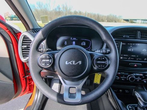 Used 2023 Kia Soul LX w/ Option Group 015 image 19