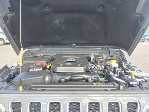 Used 2020 Jeep Wrangler Unlimited Sahara AWD/4WD image 15