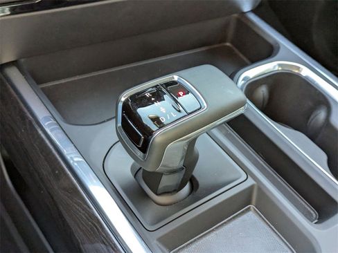 Used 2025 Chevrolet Silverado 1500 LTZ image 24