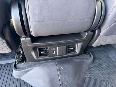 Used 2024 Chevrolet Silverado 2500 LT image 38