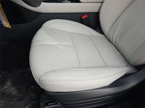 New 2026 Lincoln Aviator AWD image 16