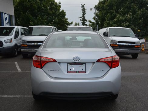 Used 2018 Toyota Corolla LE image 6