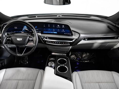 Used 2024 Cadillac Lyriq Luxury RWD image 12
