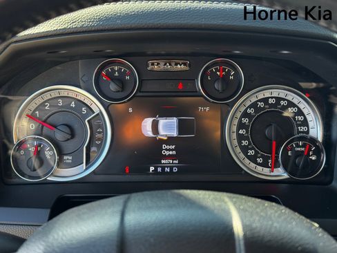 Used 2017 RAM 3500 Laramie w/ Convenience Group image 17