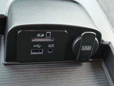 Used 2016 RAM 1500 SLT AWD/4WD image 41