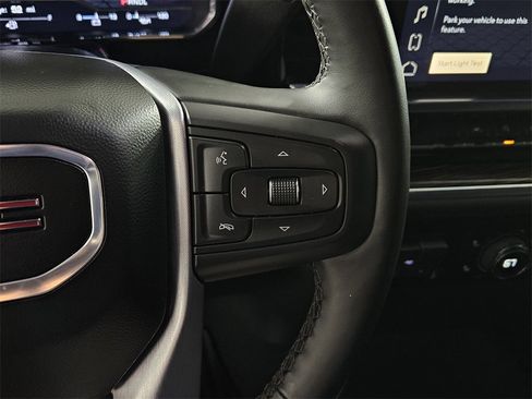 Used 2025 GMC Sierra 1500 Elevation image 18