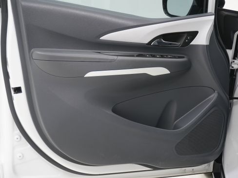 Used 2021 Chevrolet Bolt LT image 14